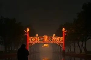 《破晓之前的三小时》黎明前街道封面