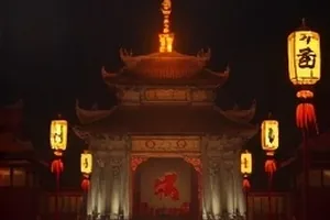 《雾港来信》海港邮筒与海雾场景封面